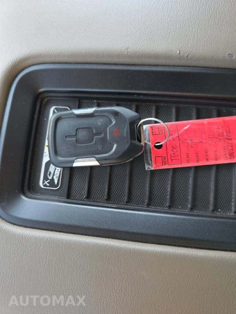 2016 GMC Yukon SLT 4SA - miniatura 8