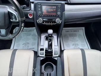 2016 Honda Civic Coupe LX-P - miniatura 24
