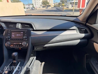 2016 Honda Civic Sedan LX - miniatura 10
