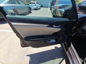 2016 Honda Civic Sedan LX - miniatura 9