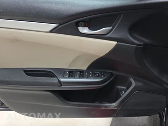 2016 Honda Civic Sedan LX - miniatura 9