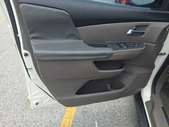 2016 Honda Odyssey EX-L 118.1" WB - miniatura 9