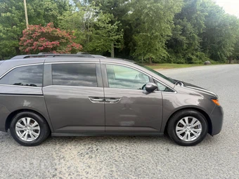 2016 Honda Odyssey EX-L 118.1" WB - miniatura 2