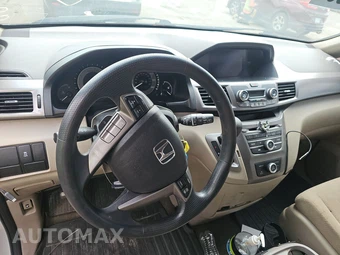 2016 Honda Odyssey LX 118.1" WB - miniatura 10