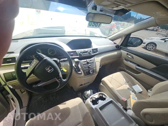 2016 Honda Odyssey LX 118.1" WB - miniatura 11