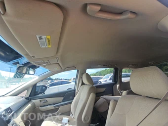 2016 Honda Odyssey LX 118.1" WB - miniatura 18