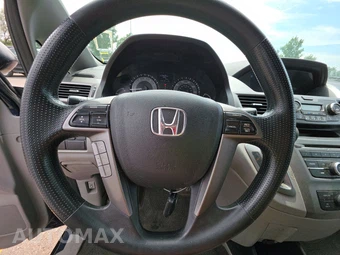 2016 Honda Odyssey LX 118.1" WB - miniatura 10