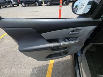 2016 Honda Odyssey LX 118.1" WB - miniatura 9
