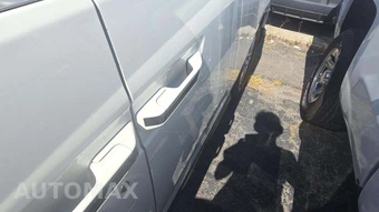 2016 Honda Odyssey SE 118.1" WB - miniatura 24