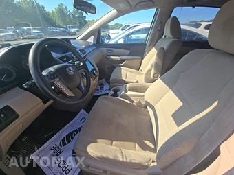 2016 Honda Odyssey SE 118.1" WB - miniatura 7