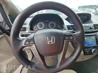 2016 Honda Odyssey SE 118.1" WB - miniatura 10