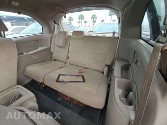2016 Honda Odyssey SE 118.1" WB - miniatura 14