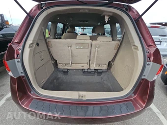 2016 Honda Odyssey SE 118.1" WB - miniatura 17