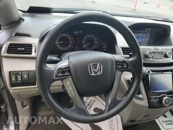 2016 Honda Odyssey SE 118.1" WB - miniatura 10
