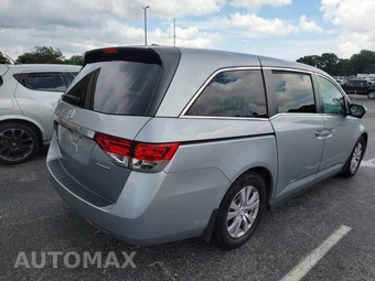 2016 Honda Odyssey SE 118.1" WB - miniatura 4