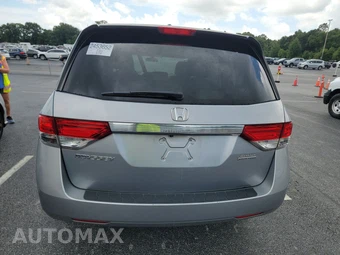 2016 Honda Odyssey SE 118.1" WB - miniatura 5