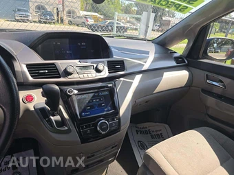 2016 Honda Odyssey SE 118.1" WB - miniatura 10
