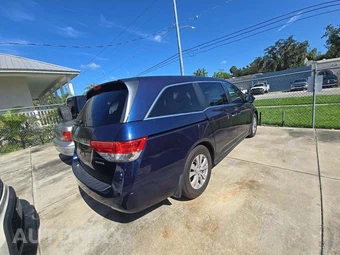 2016 Honda Odyssey SE 118.1" WB - miniatura 3