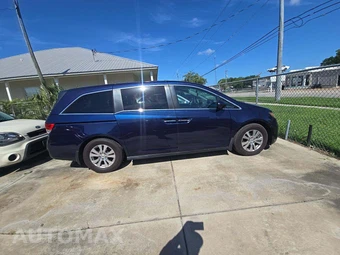 2016 Honda Odyssey SE 118.1" WB - miniatura 4