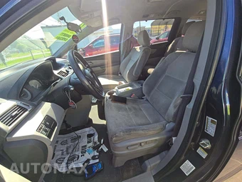 2016 Honda Odyssey SE 118.1" WB - miniatura 6
