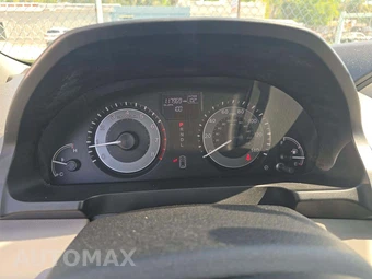 2016 Honda Odyssey SE 118.1" WB - miniatura 9
