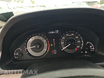 2016 Honda Odyssey SE 118.1" WB - miniatura 12