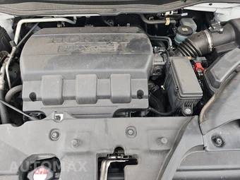 2016 Honda Odyssey SE 118.1" WB - miniatura 16