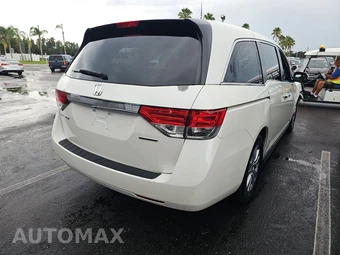 2016 Honda Odyssey SE 118.1" WB - miniatura 4