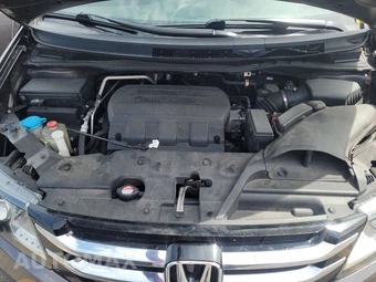2016 Honda Odyssey SE 118.1" WB - miniatura 10