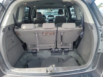 2016 Honda Odyssey SE 118.1" WB - miniatura 11