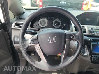 2016 Honda Odyssey SE 118.1" WB - miniatura 4