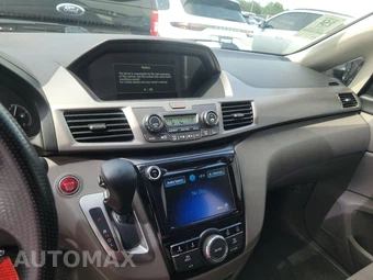 2016 Honda Odyssey SE 118.1" WB - miniatura 5