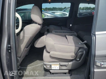 2016 Honda Odyssey SE 118.1" WB - miniatura 7