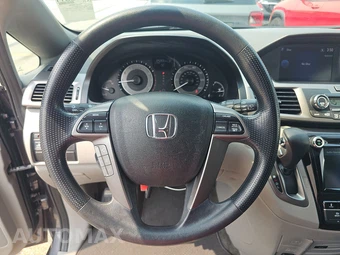 2016 Honda Odyssey SE 118.1" WB - miniatura 10