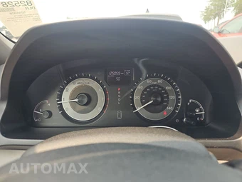 2016 Honda Odyssey SE 118.1" WB - miniatura 12