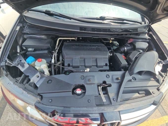 2016 Honda Odyssey SE 118.1" WB - miniatura 16