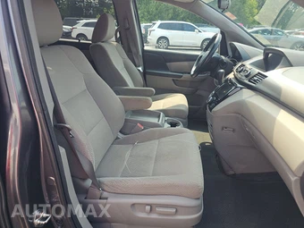 2016 Honda Odyssey SE 118.1" WB - miniatura 8