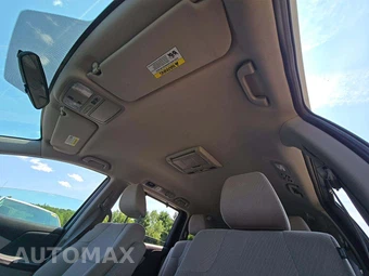 2016 Honda Odyssey SE 118.1" WB - miniatura 11