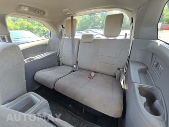 2016 Honda Odyssey SE 118.1" WB - miniatura 14