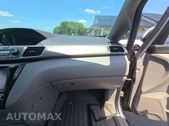 2016 Honda Odyssey SE 118.1" WB - miniatura 20
