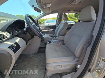 2016 Honda Odyssey SE 118.1" WB - miniatura 6