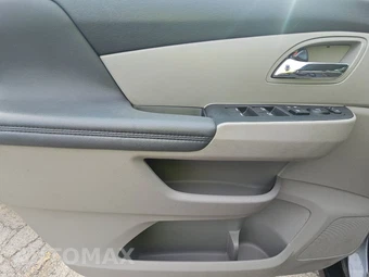 2016 Honda Odyssey SE 118.1" WB - miniatura 15
