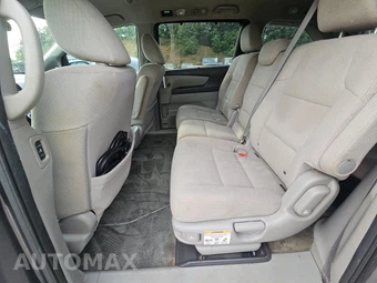2016 Honda Odyssey SE 118.1" WB - miniatura 19