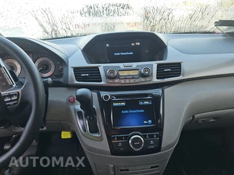 2016 Honda Odyssey SE 118.1" WB - miniatura 11