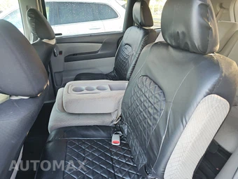 2016 Honda Odyssey SE 118.1" WB - miniatura 13