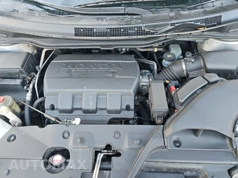 2016 Honda Odyssey SE 118.1" WB - miniatura 16