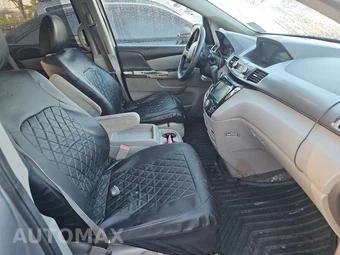2016 Honda Odyssey SE 118.1" WB - miniatura 8