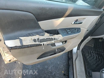 2016 Honda Odyssey SE 118.1" WB - miniatura 9