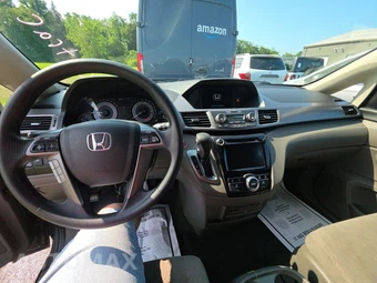 2016 Honda Odyssey SE 118.1" WB - miniatura 16