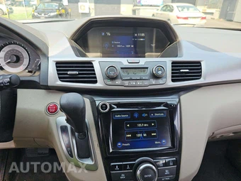 2016 Honda Odyssey SE 118.1" WB - miniatura 10
